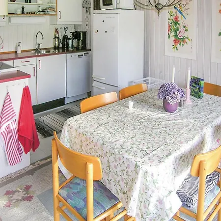 Three-bedroom Holiday In Semesterbostad