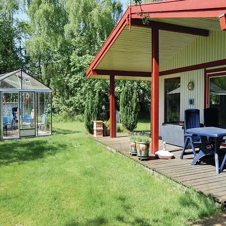 Three-bedroom Holiday In Semesterbostad Nordenbro Vesteregn