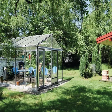 Three-bedroom Holiday In Semesterbostad Nordenbro Vesteregn